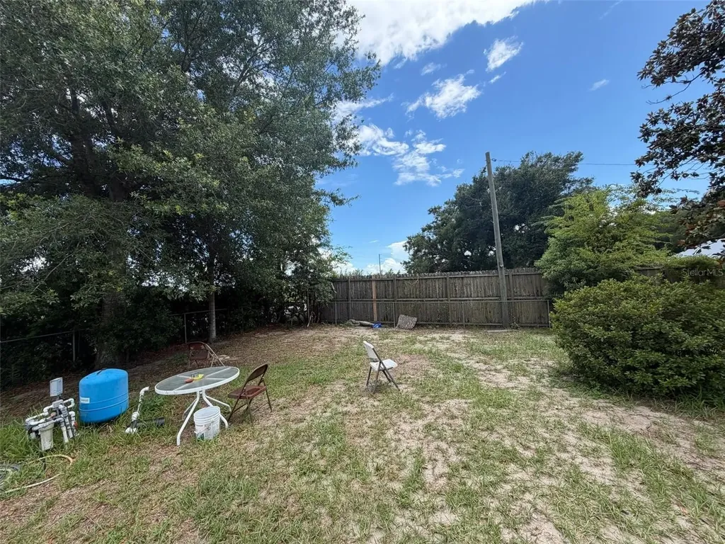 1724 S Us 301 Sumterville FL 33585