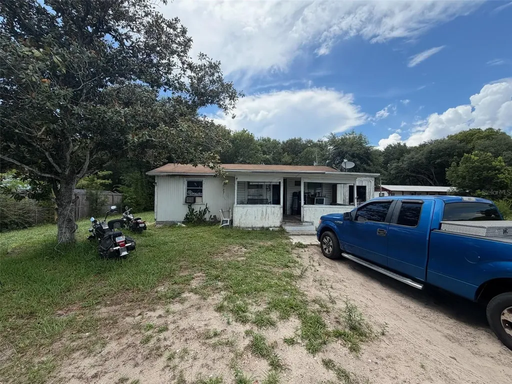 1724 S Us 301 Sumterville FL 33585