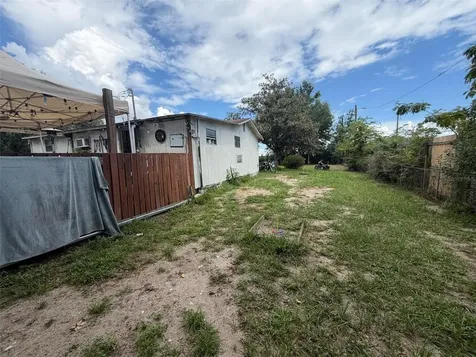 1724 S Us 301 Sumterville FL 33585