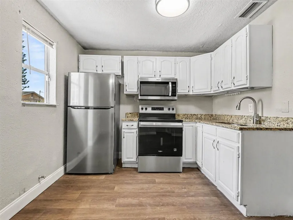 5105 Rohn Avenue Tampa FL 33614