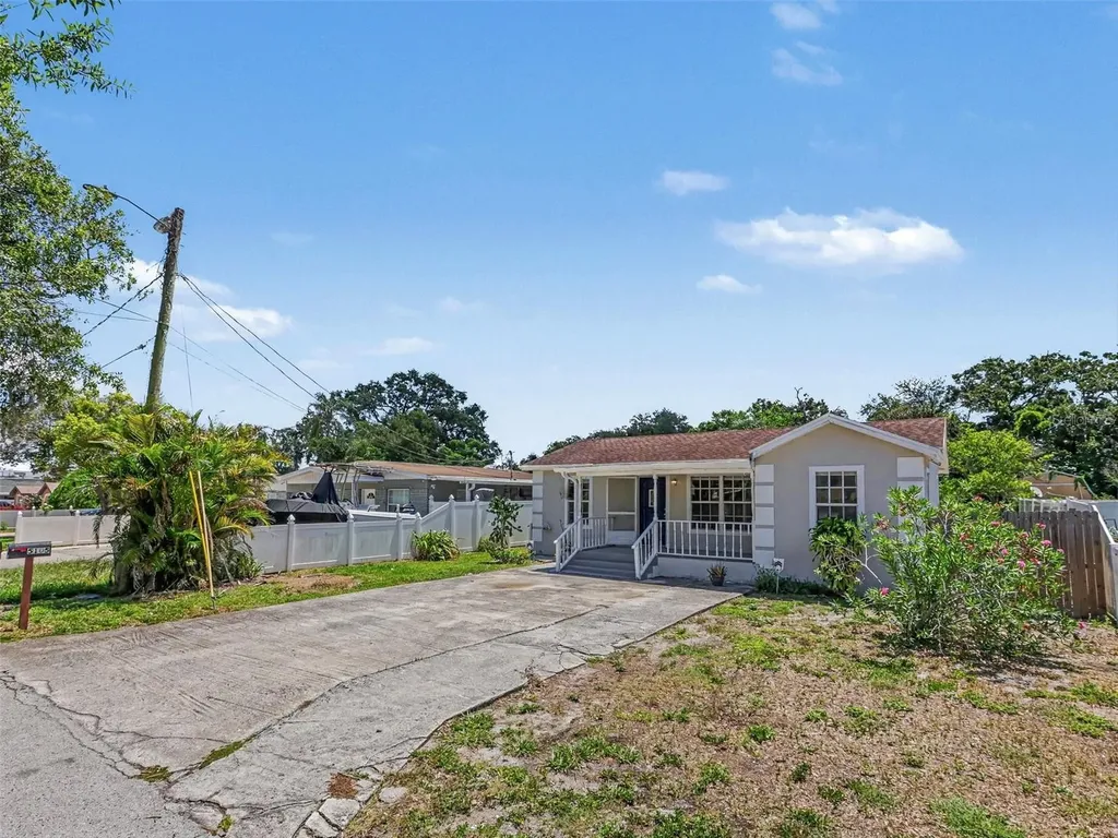 5105 Rohn Avenue Tampa FL 33614