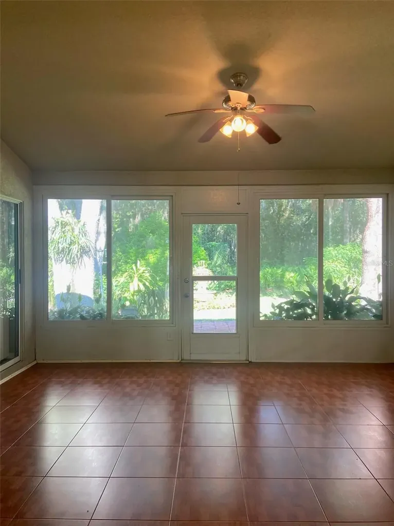 10542 San Travaso Drive Tampa FL 33647