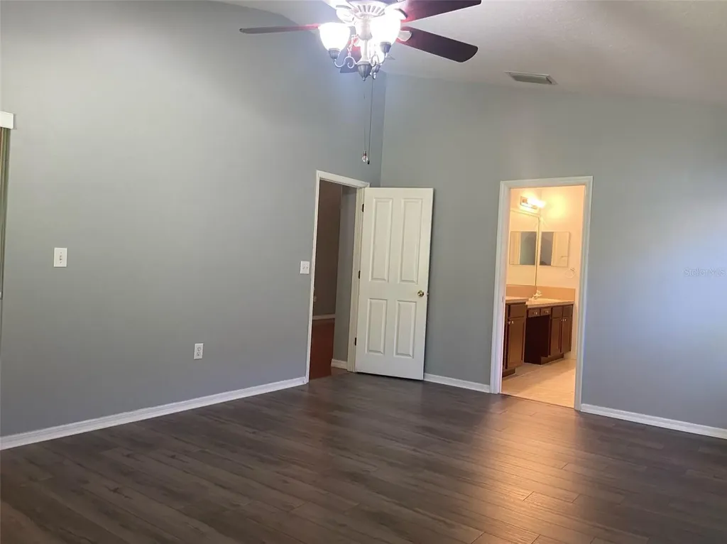 10542 San Travaso Drive Tampa FL 33647