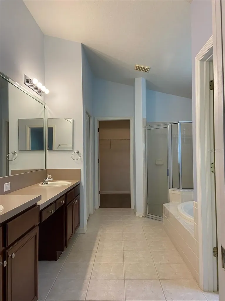 10542 San Travaso Drive Tampa FL 33647