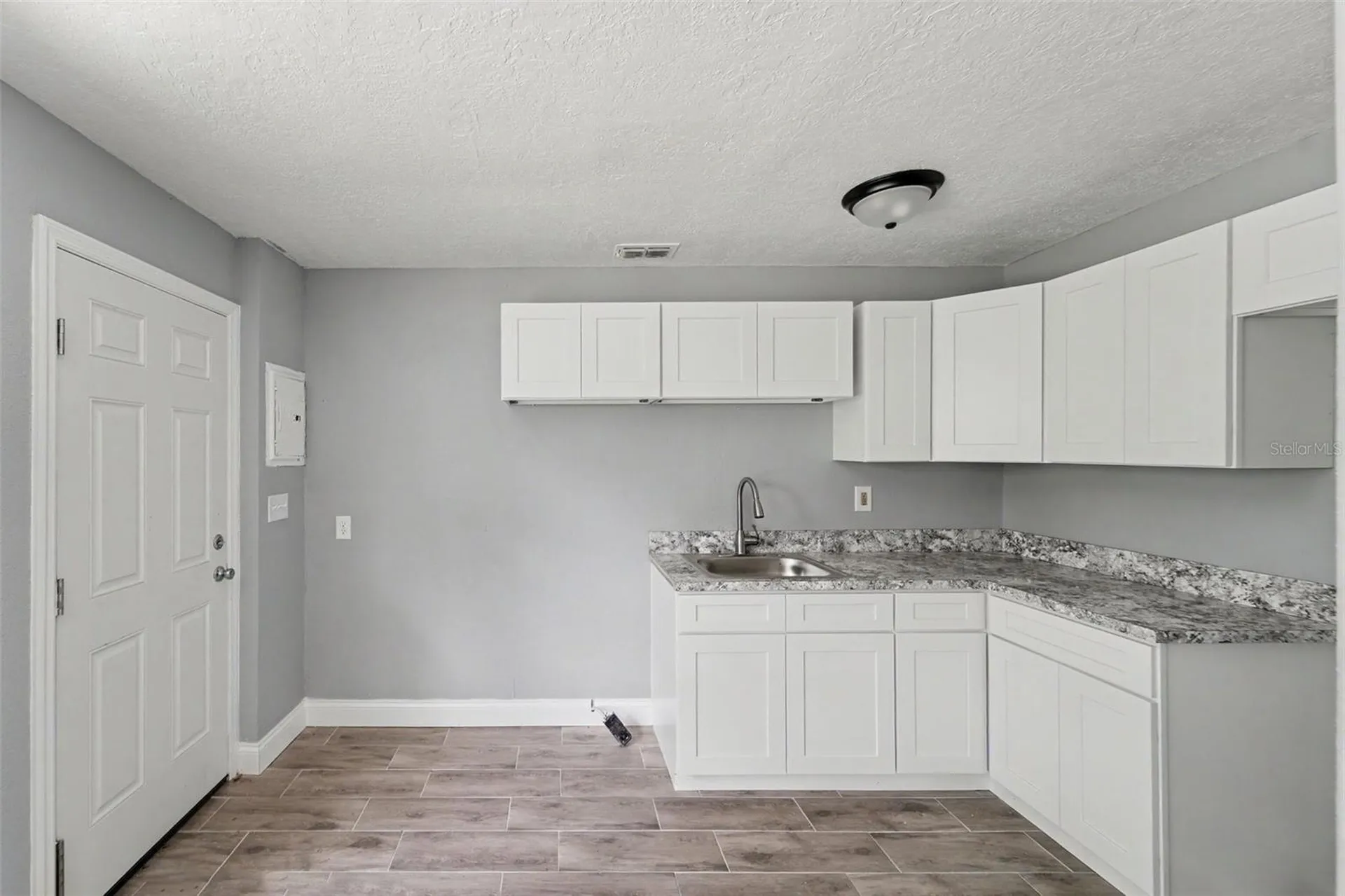 122 S Garfield Avenue Deland FL 32724