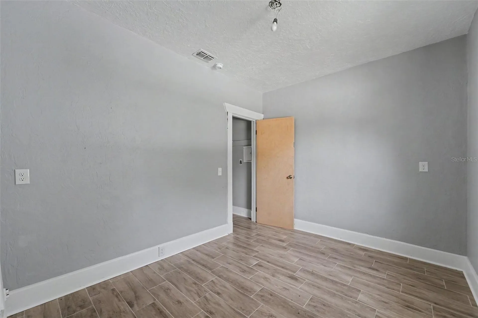 122 S Garfield Avenue Deland FL 32724