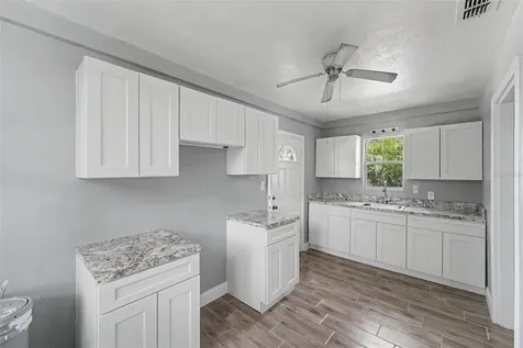 122 S Garfield Avenue Deland FL 32724