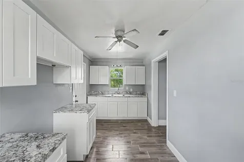 122 S Garfield Avenue Deland FL 32724