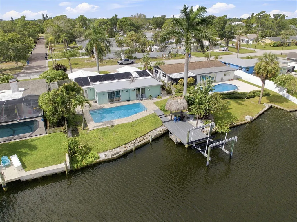 101 92nd Avenue N St Petersburg FL 33702