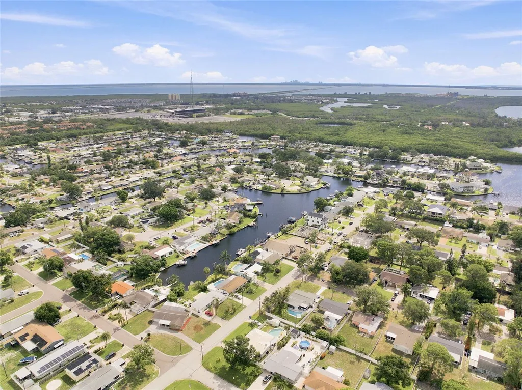 101 92nd Avenue N St Petersburg FL 33702
