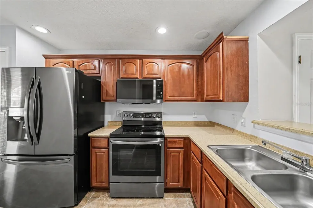 8106 Silent Creek Drive Tampa FL 33615