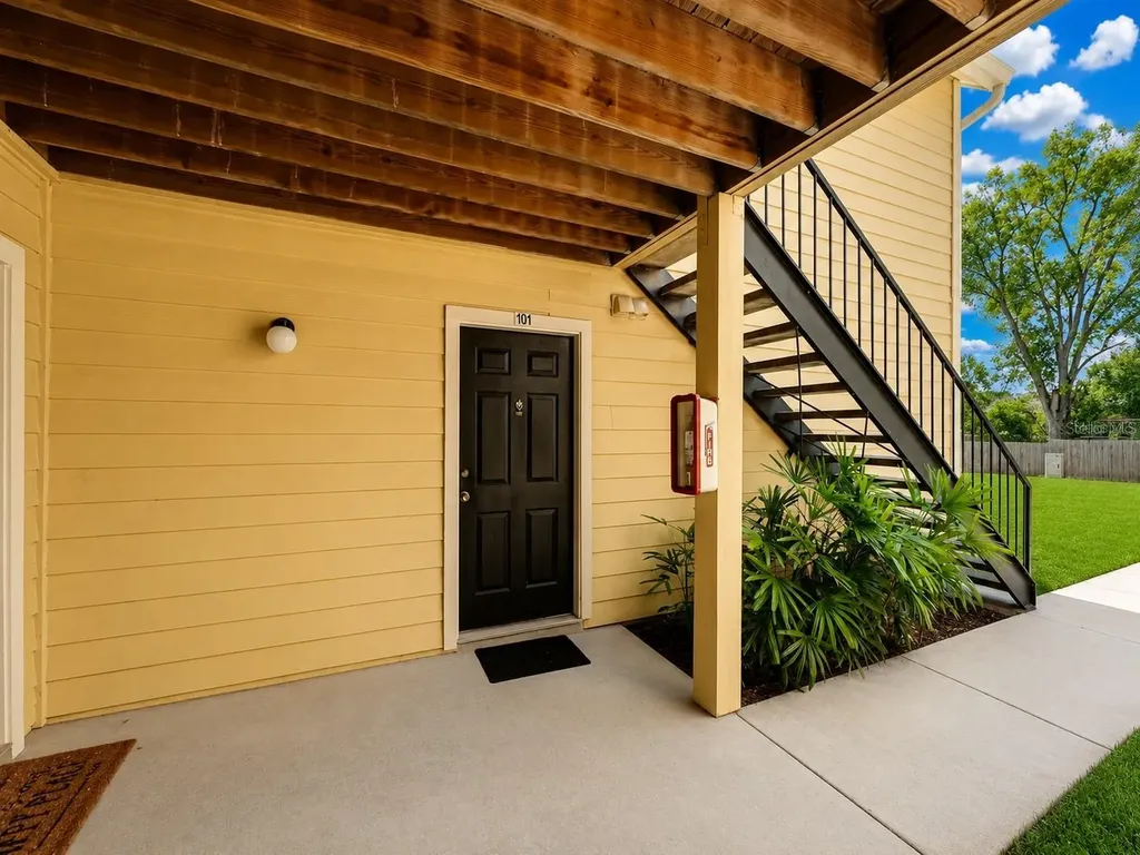8603 Fancy Finch Drive Tampa FL 33614