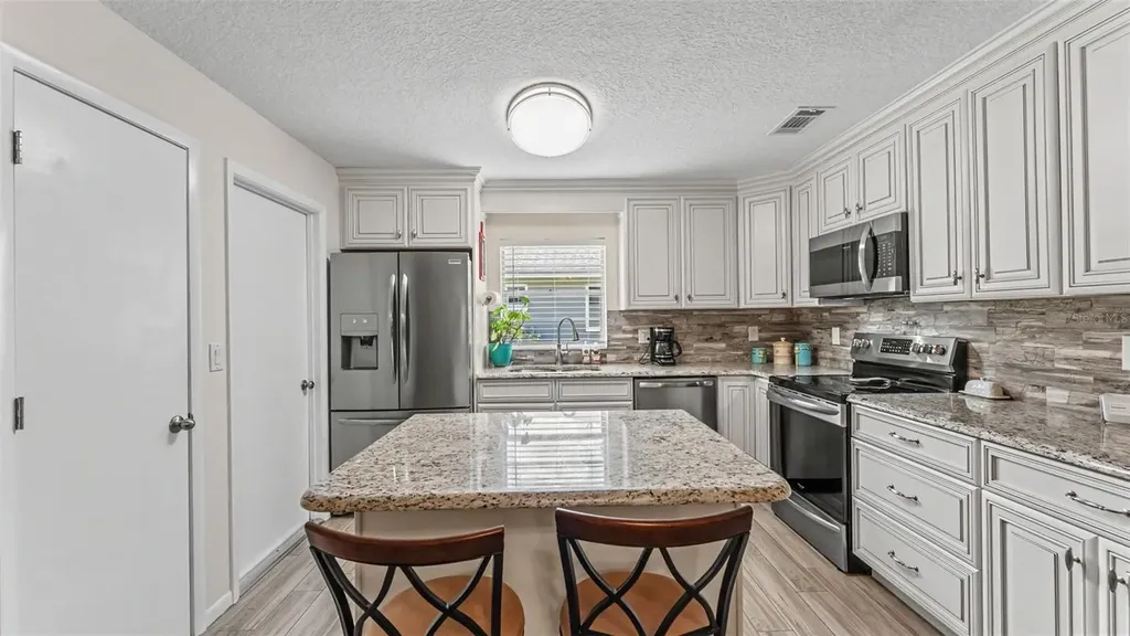 308 High View Lane Lakeland FL 33803