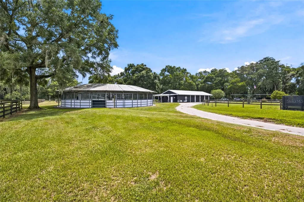 3825 NW 160th Street Reddick FL 32686