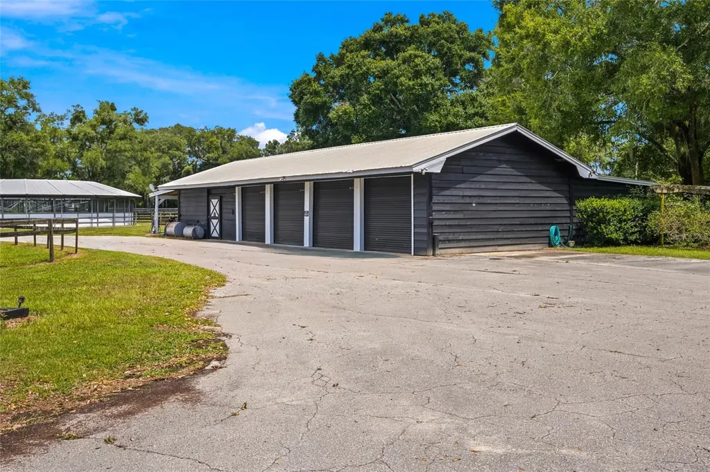 3825 NW 160th Street Reddick FL 32686