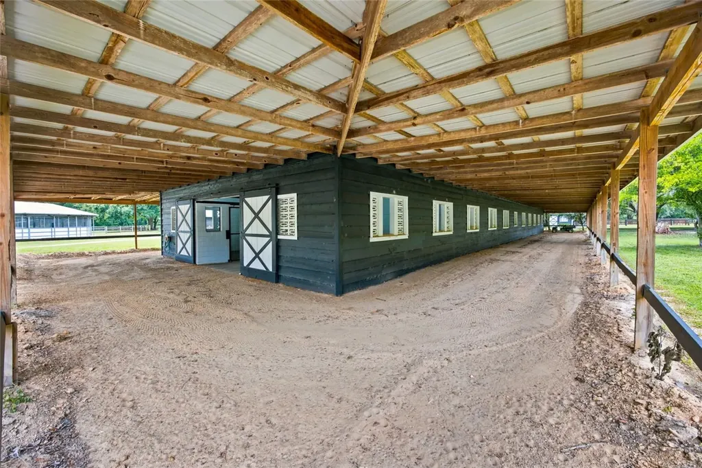 3825 NW 160th Street Reddick FL 32686