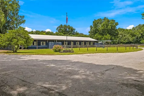 3825 NW 160th Street Reddick FL 32686