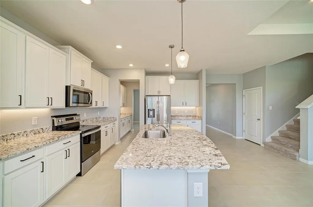 2230 Marsh Harbour Loop Bradenton FL 34208