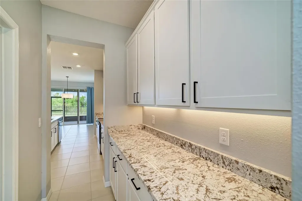 2230 Marsh Harbour Loop Bradenton FL 34208