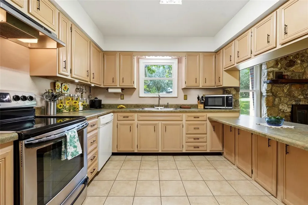 5280 NE 53rd Terrace High Springs FL 32643