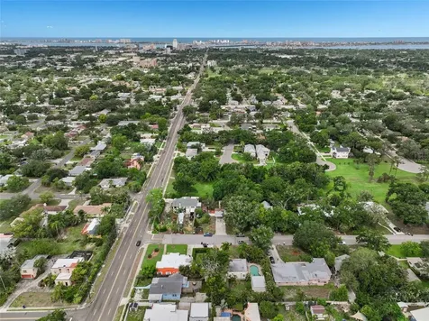 210 Edgewood Avenue Clearwater FL 33755