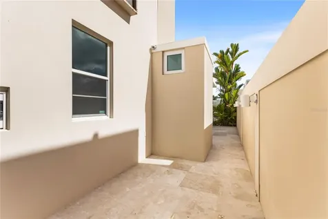 Urb Mirabella Village Calle Nacar Bayamon PR 00961