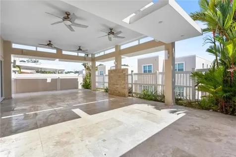 Urb Mirabella Village Calle Nacar Bayamon PR 00961