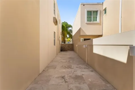 Urb Mirabella Village Calle Nacar Bayamon PR 00961