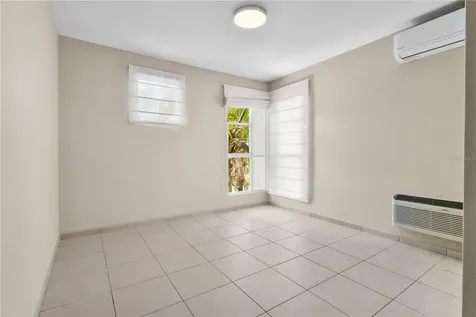 Urb Mirabella Village Calle Nacar Bayamon PR 00961