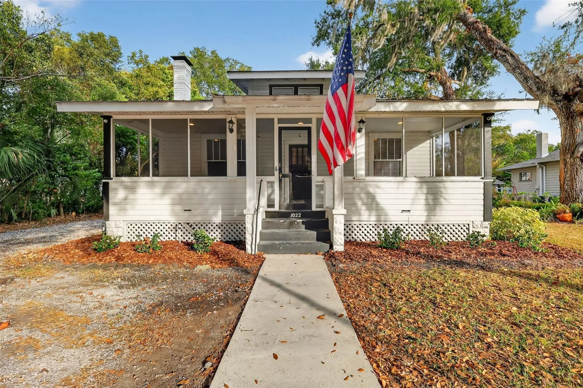 1022 N Donnelly Street Mount Dora FL 32757