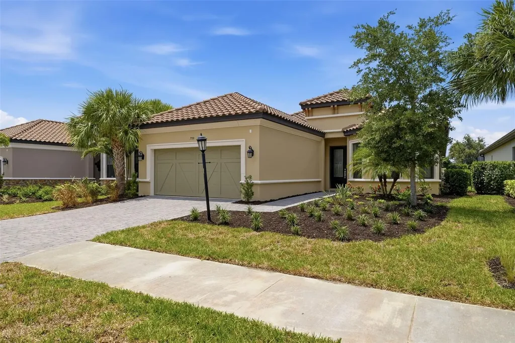7708 Moonbeam Avenue Sarasota FL 34241