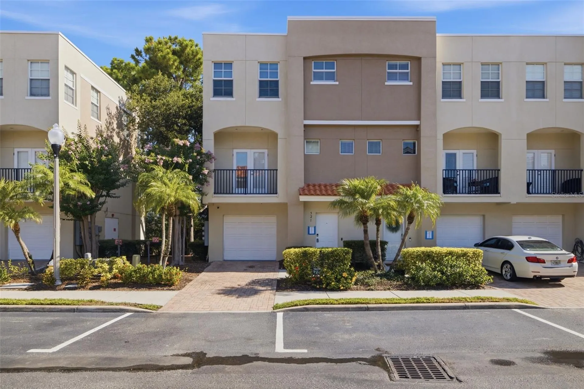521 101st Avenue N St Petersburg FL 33702