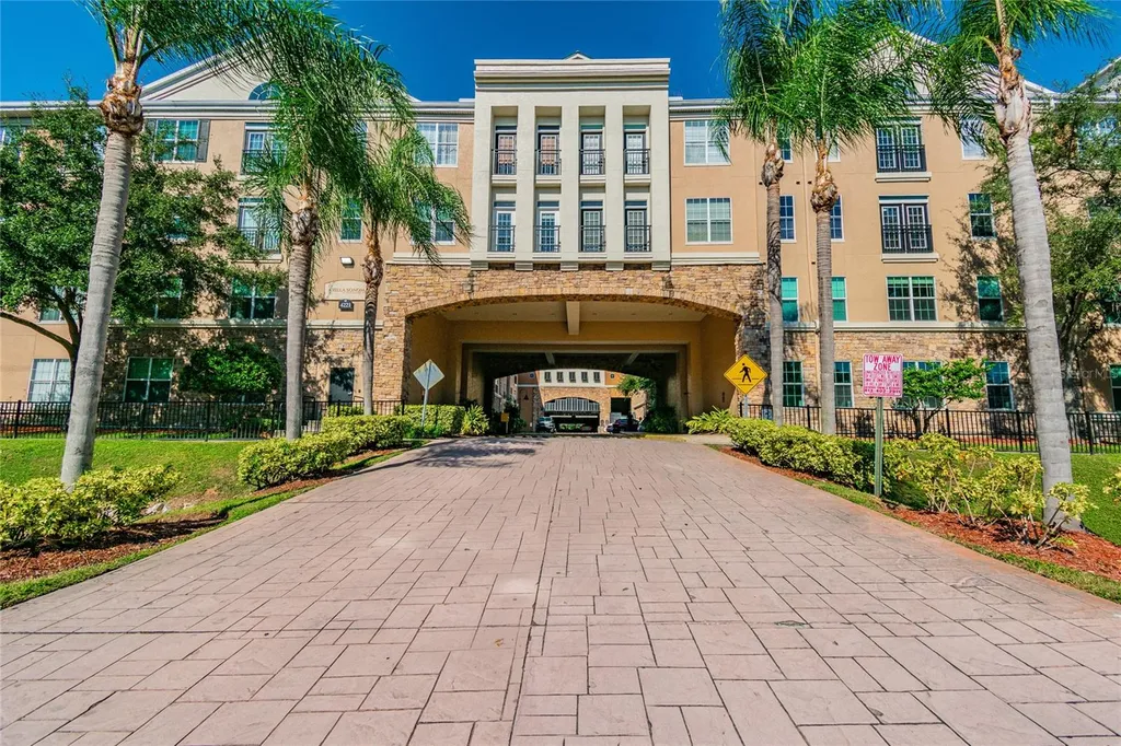 4221 W Spruce Street Tampa FL 33607