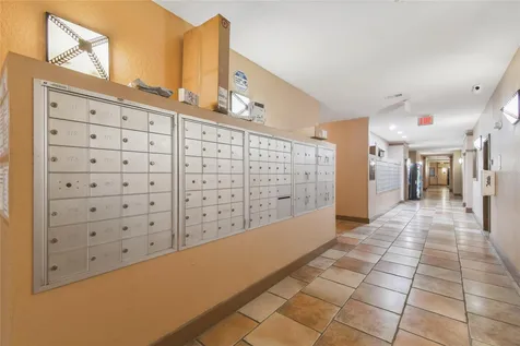 4221 W Spruce Street Tampa FL 33607