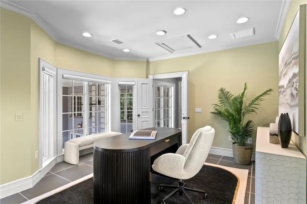 401 Snell Isle Boulevard NE St Petersburg FL 33704