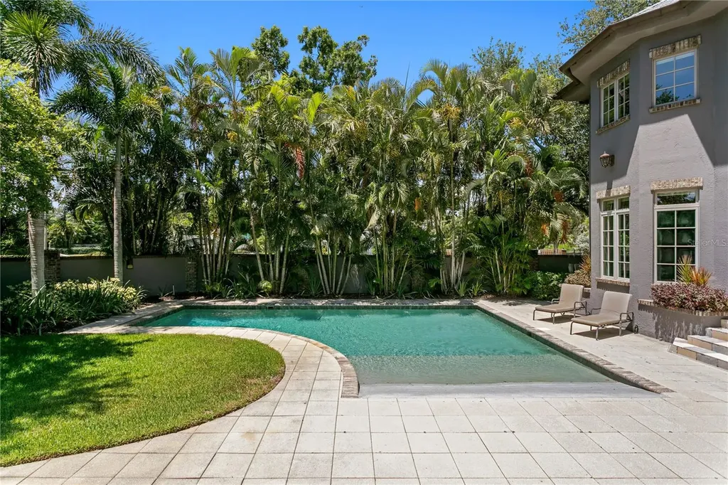 401 Snell Isle Boulevard NE St Petersburg FL 33704