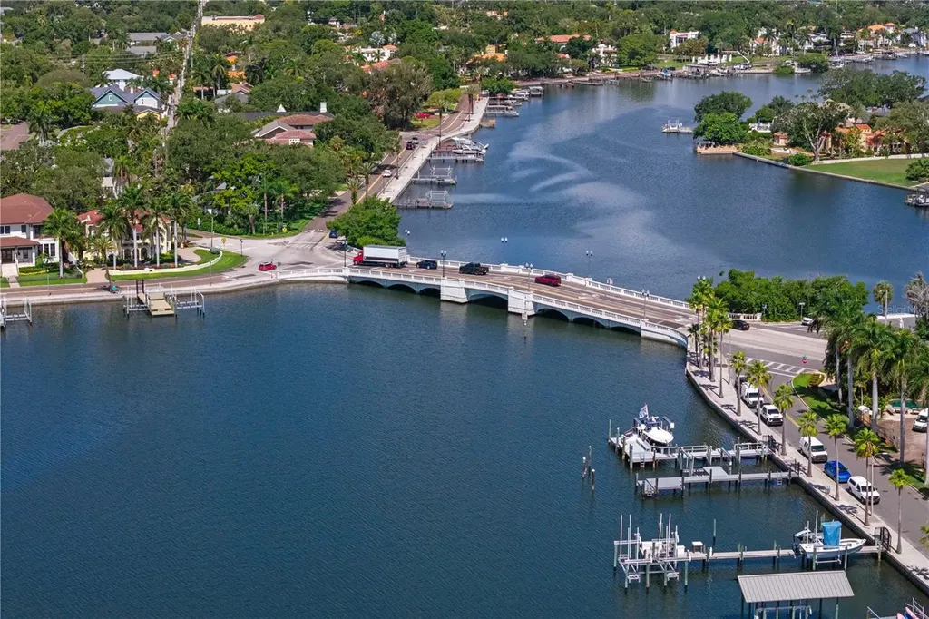 401 Snell Isle Boulevard NE St Petersburg FL 33704