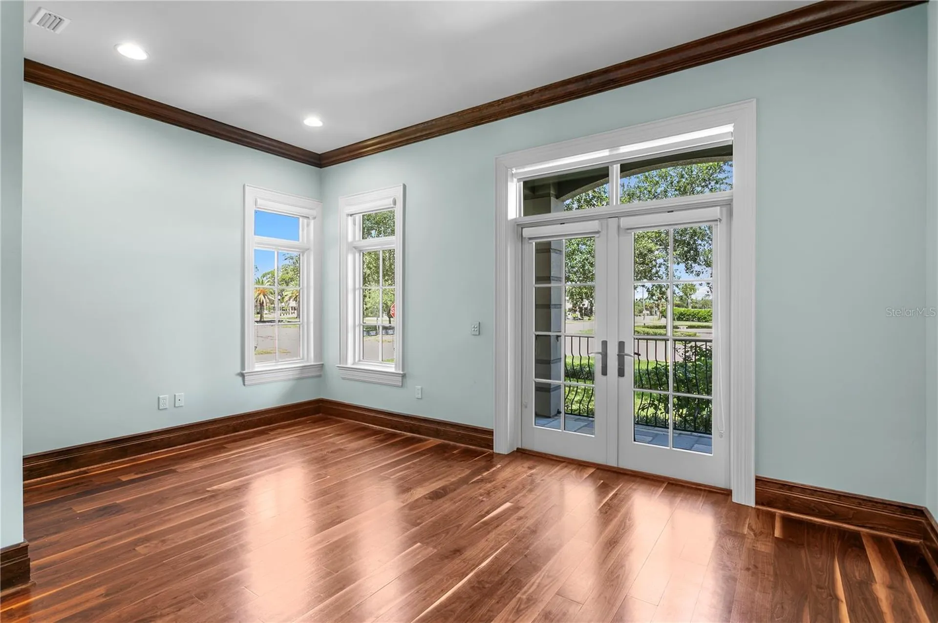 401 Snell Isle Boulevard NE St Petersburg FL 33704