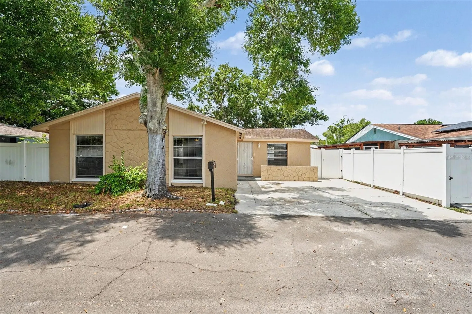 6404 Freedom Court Tampa FL 33634