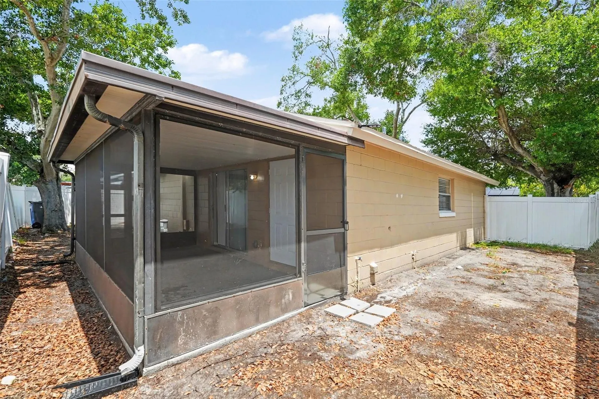 6404 Freedom Court Tampa FL 33634