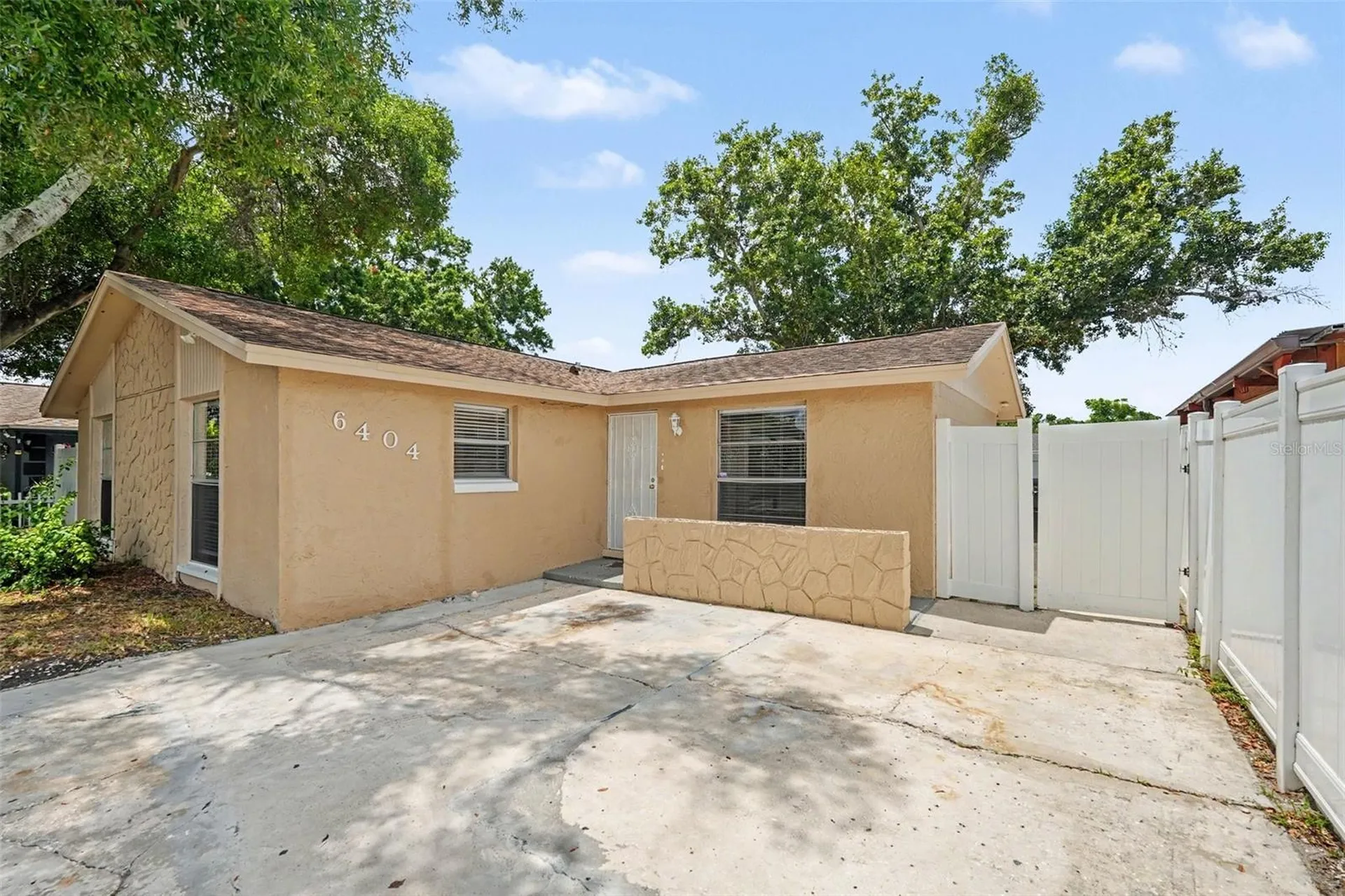 6404 Freedom Court Tampa FL 33634