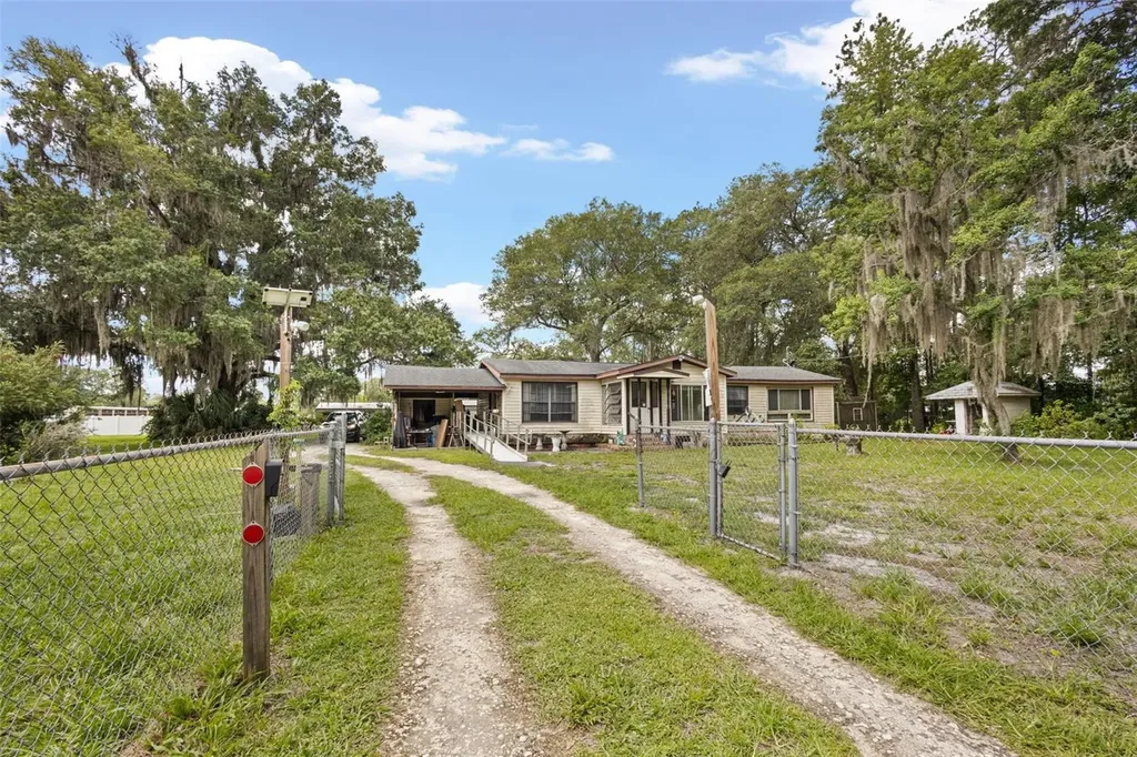604 W Market Road Starke FL 32091