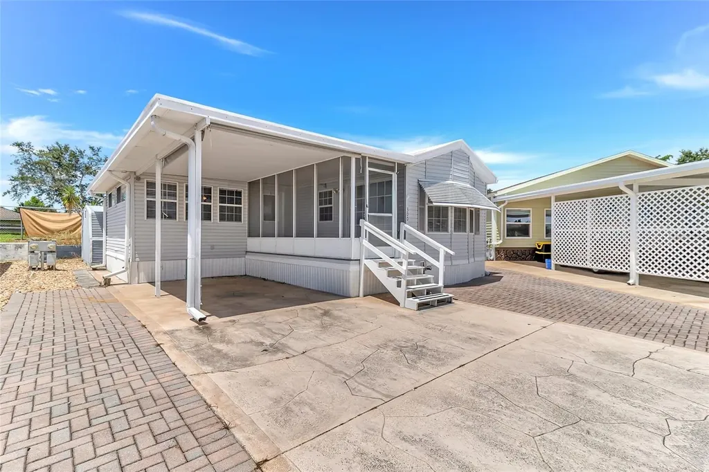 300 Sky Crest Loop Davenport FL 33837
