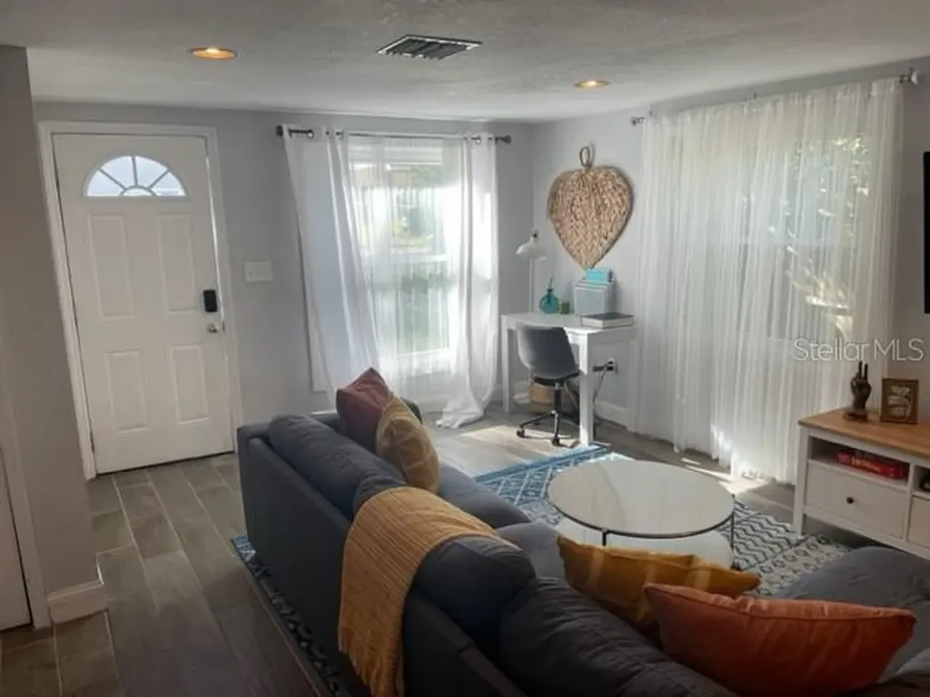 2765 61st Avenue N St Petersburg FL 33714