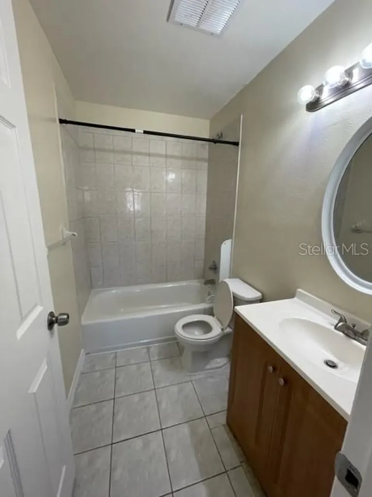 1813 Michigan Avenue Kissimmee FL 34744