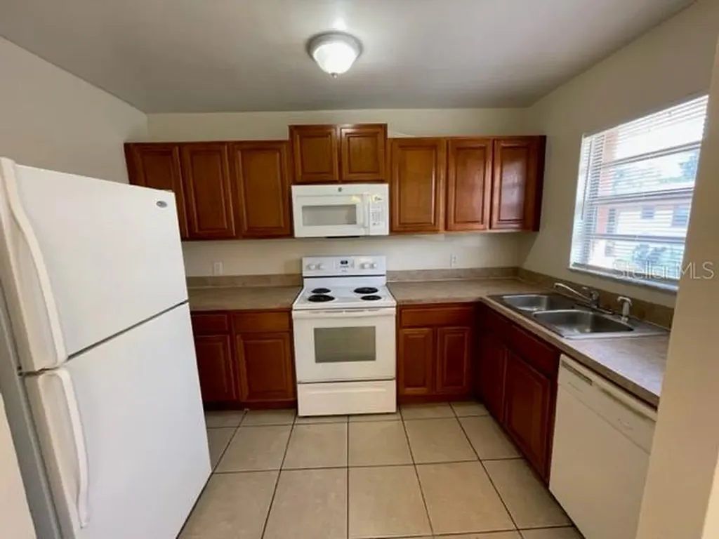 1813 Michigan Avenue Kissimmee FL 34744