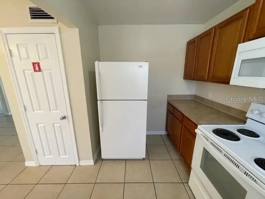 1813 Michigan Avenue Kissimmee FL 34744