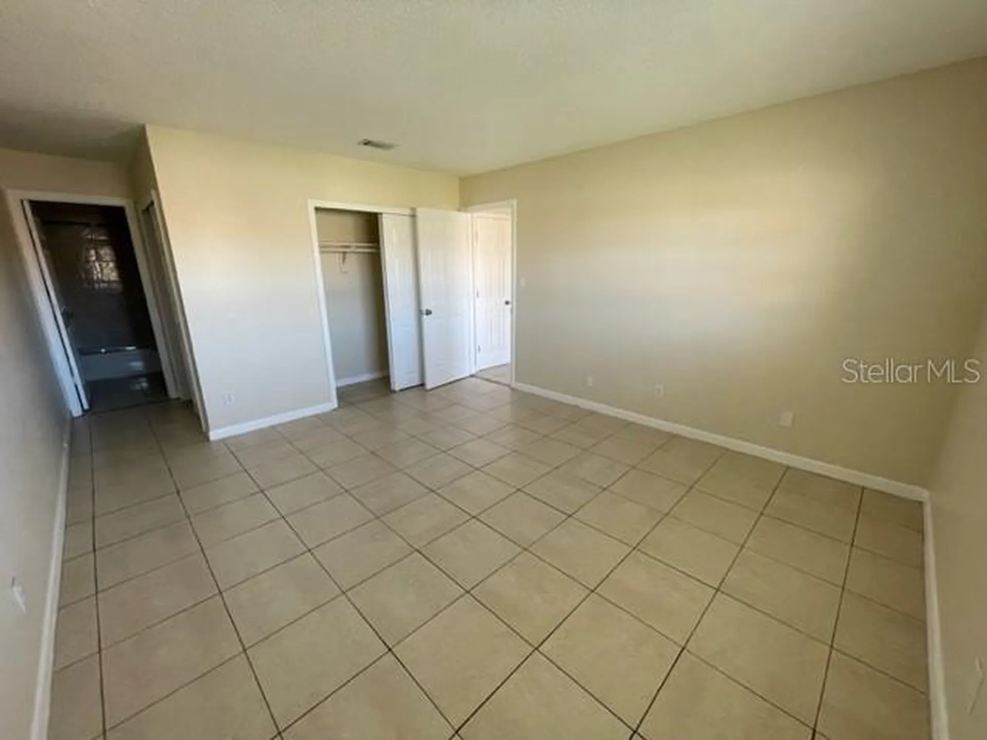 1813 Michigan Avenue Kissimmee FL 34744