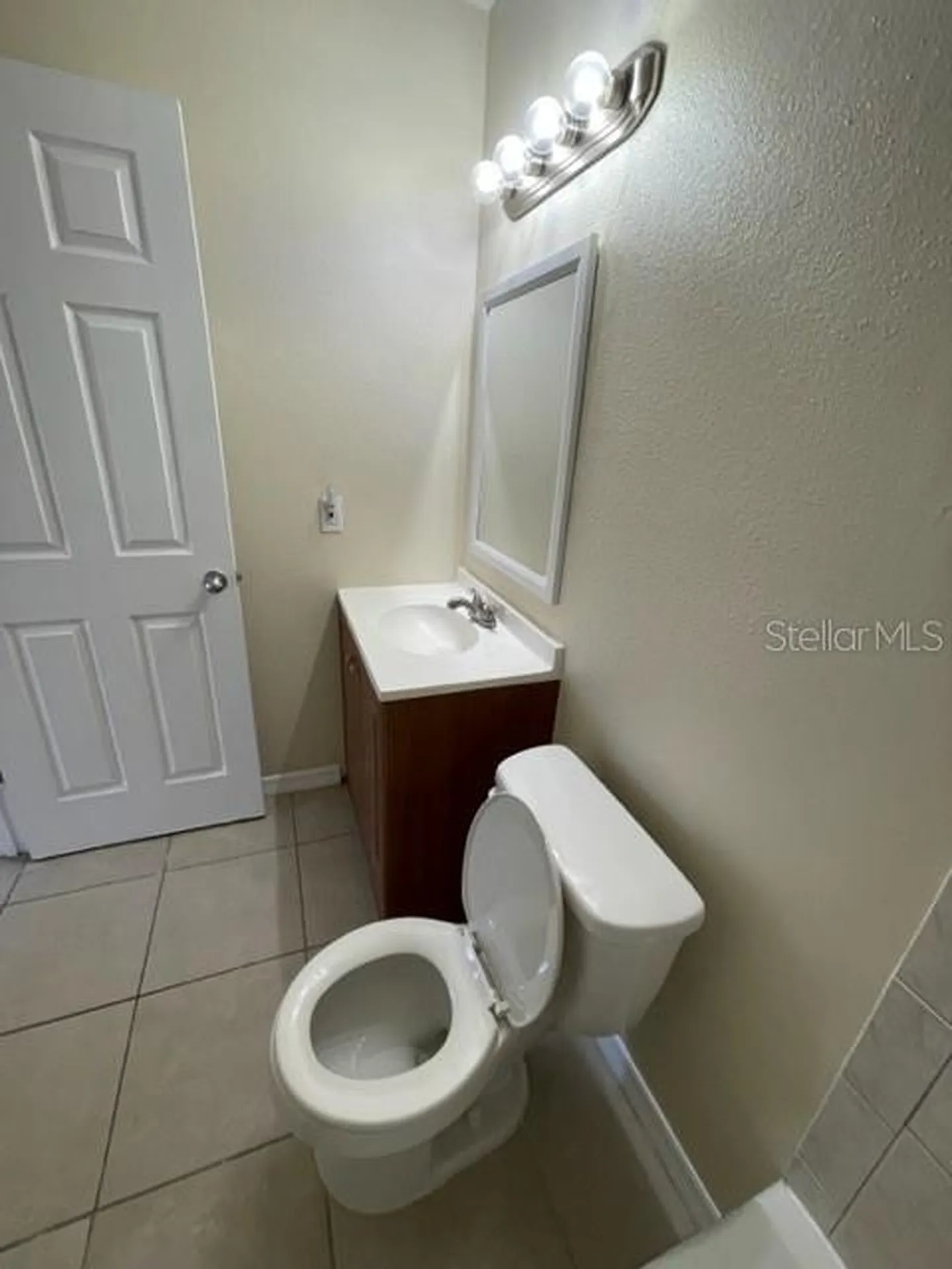 1813 Michigan Avenue Kissimmee FL 34744