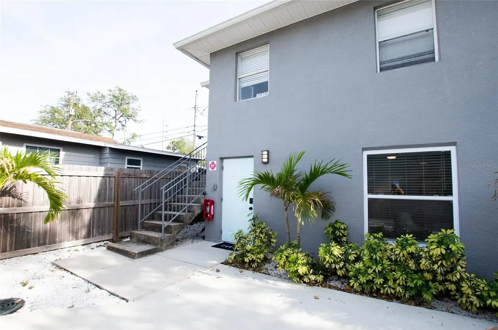 2510 16th Avenue N St Petersburg FL 33713